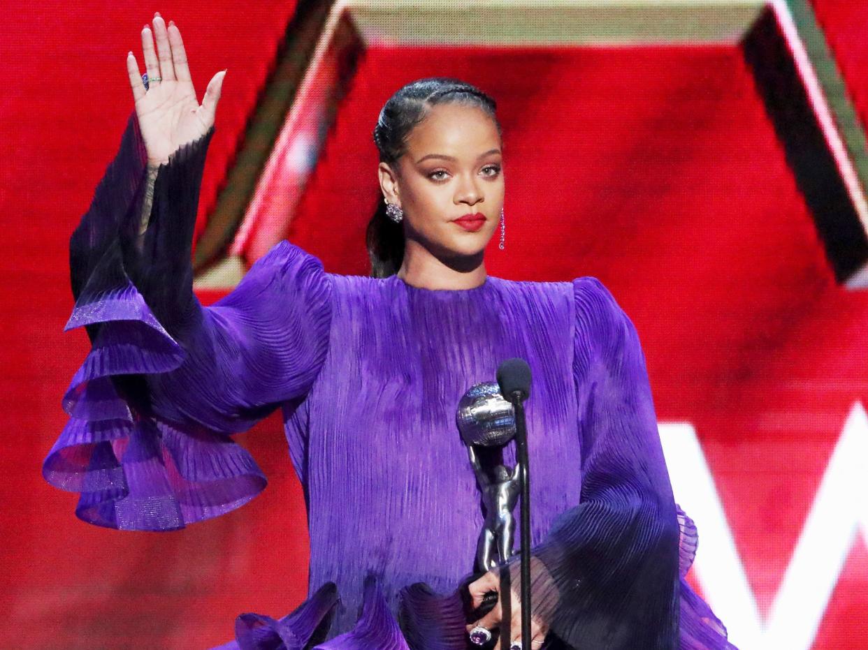 rihanna naacp image awards