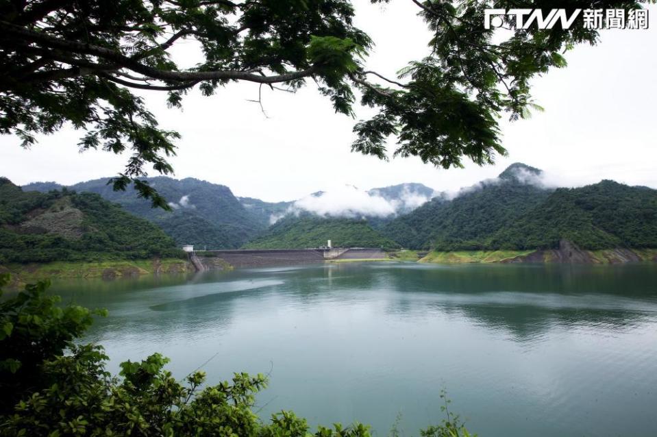 南水局今天表示，目前曾文水庫蓄水率已超過8成，將會視降雨情況，有機會進行調節性放水或洩洪。（圖／曾文水庫旅遊網）