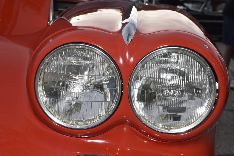 Car 4 headlights