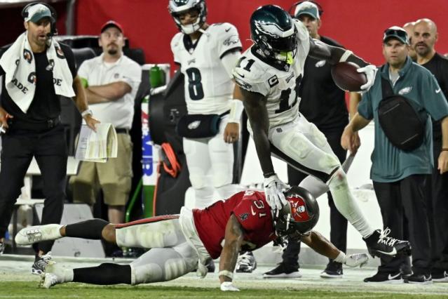 Eagles vs. Buccaneers final score, results: D'Andre Swift and A.J. Brown  shine as Philadelphia moves to 3-0