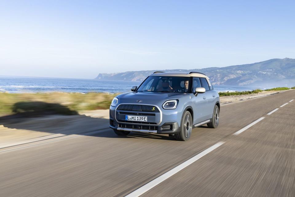 2025 mini countryman electric