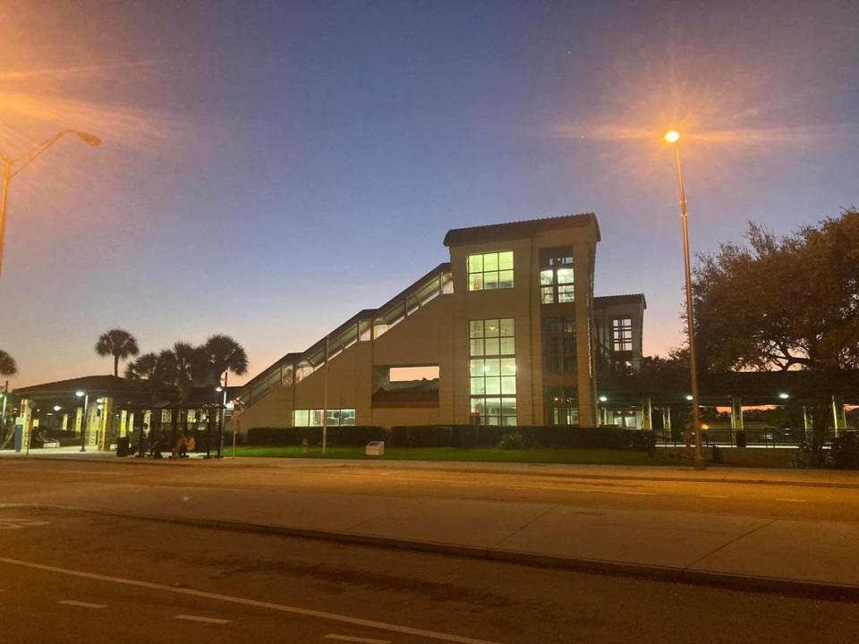 The Sheridan Street Tri-Rail station at twilight.