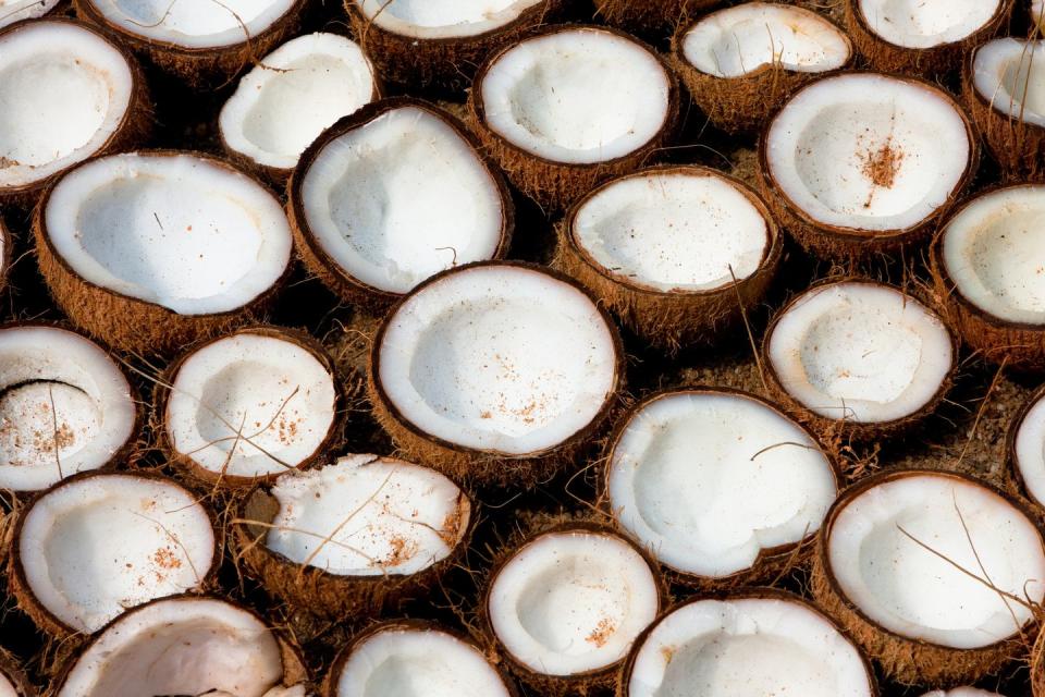 32) Get rid of a sunburn with coconut oil