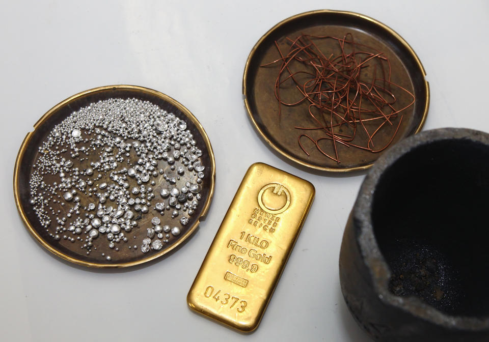 Beliebte Investments: Gold und Silber (Foto: REUTERS/Heinz-Peter Bader)