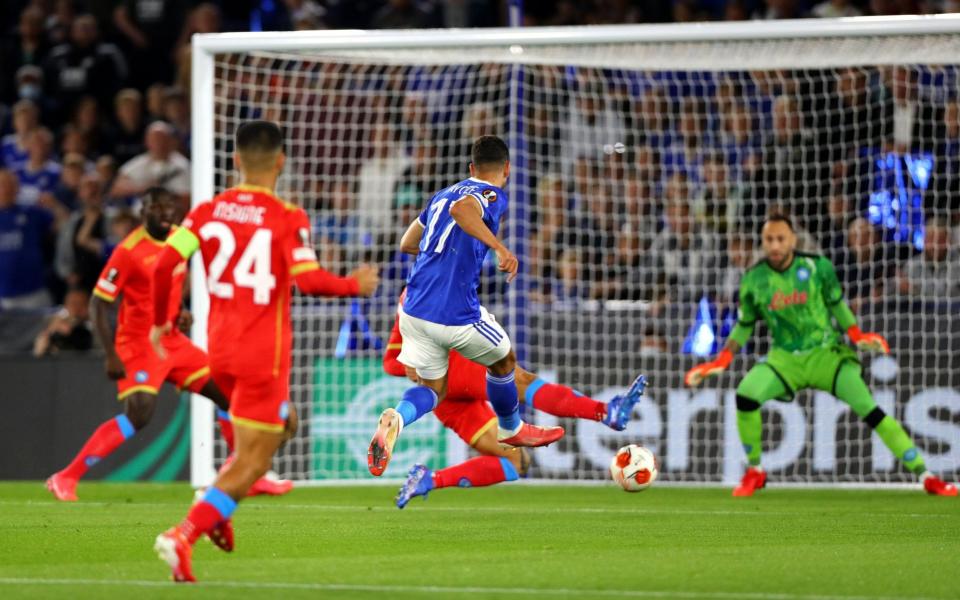 Ayoze Perez of Leicester City scores his teams first goal during the UEFA Europa League group C match between Leicester City and SSC Napoli - Chloe Knott - Danehouse/Getty Images