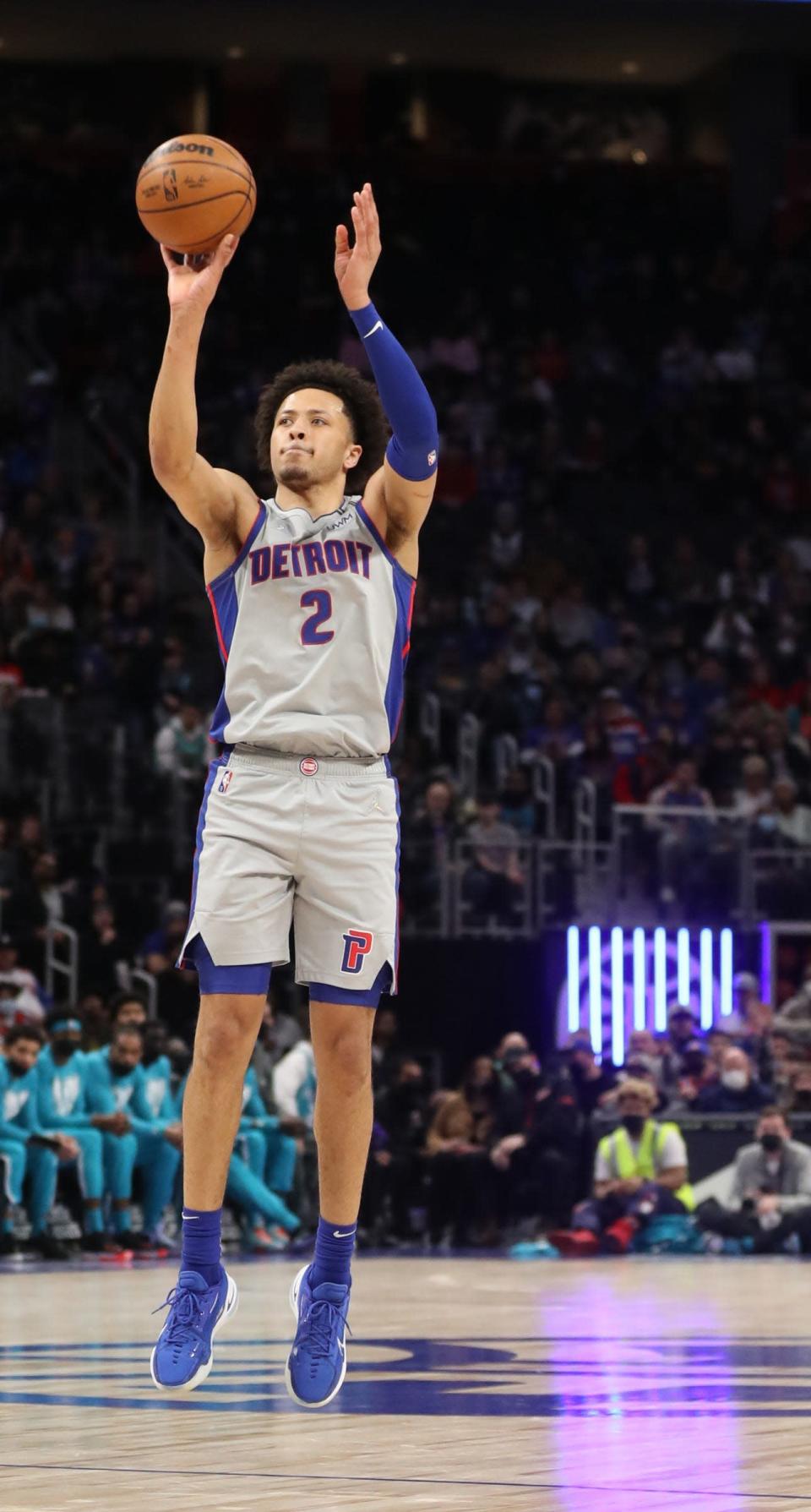 Detroit Pistons guard Cade Cunningham (2) scores against the Charlotte Hornets Friday, Feb.11, 2022 at Little Caesars Arena.