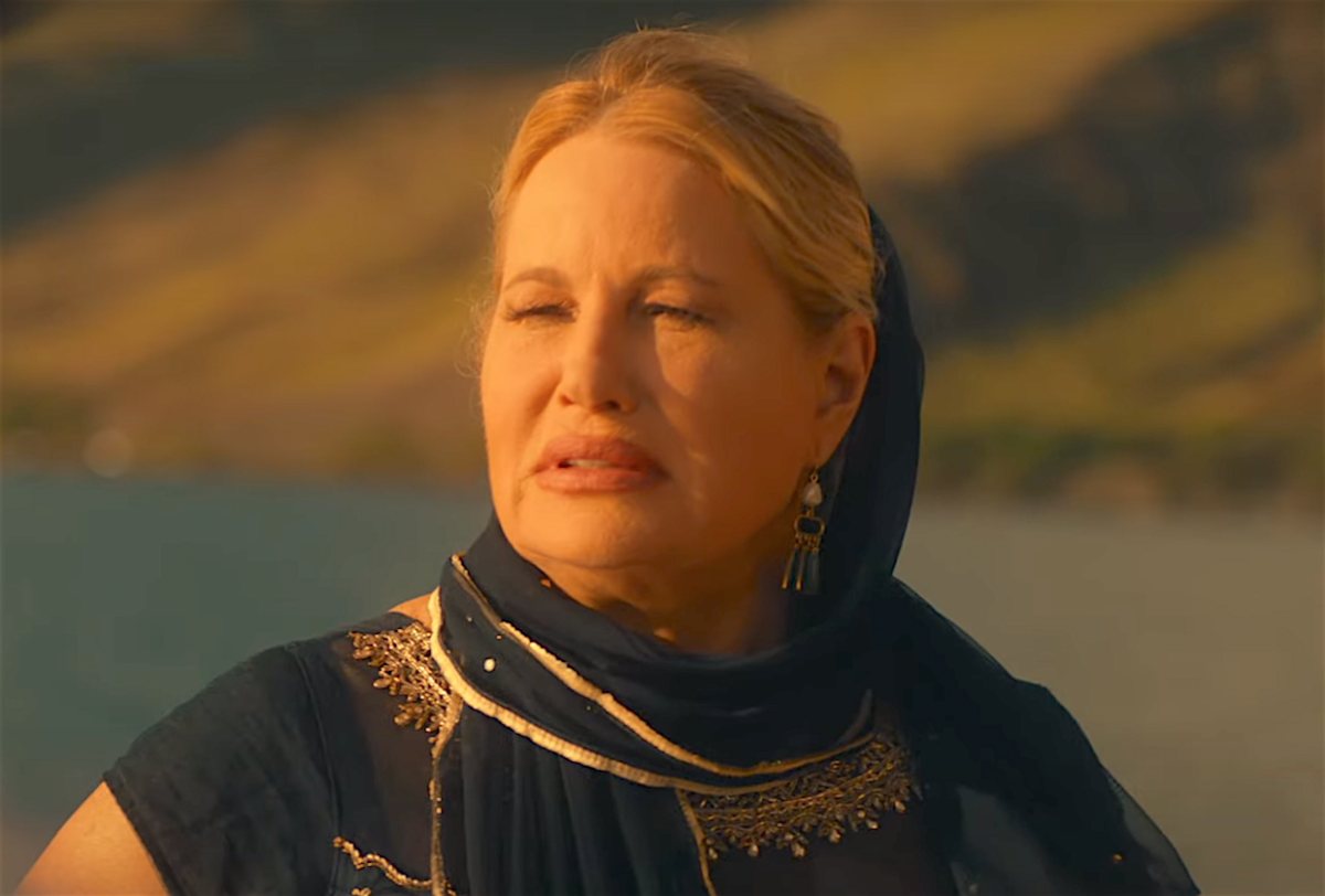 The White Lotus' Boat Scene: Jennifer Coolidge Gives Incredible Performance  - Thrillist