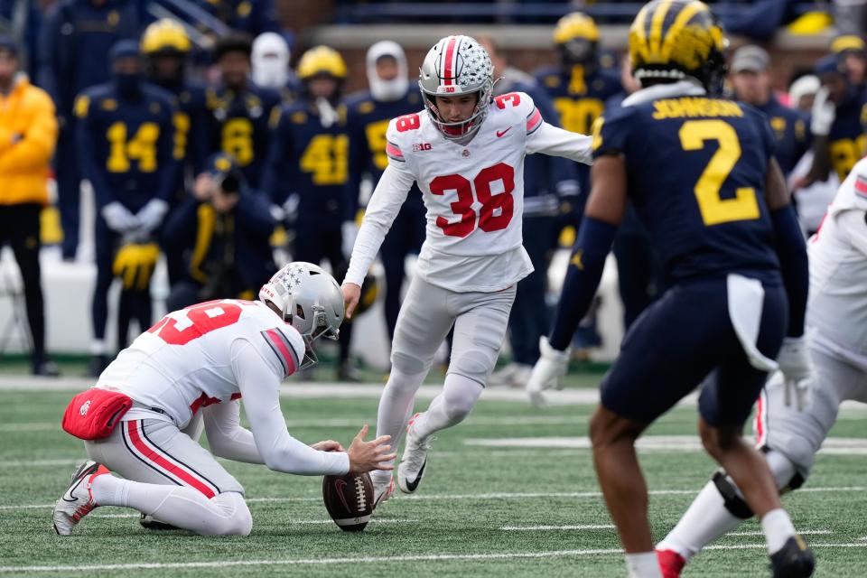 Ohio State's Jayden Fielding missed a 52-yard field goal attempt as time expired at the end of the first half.