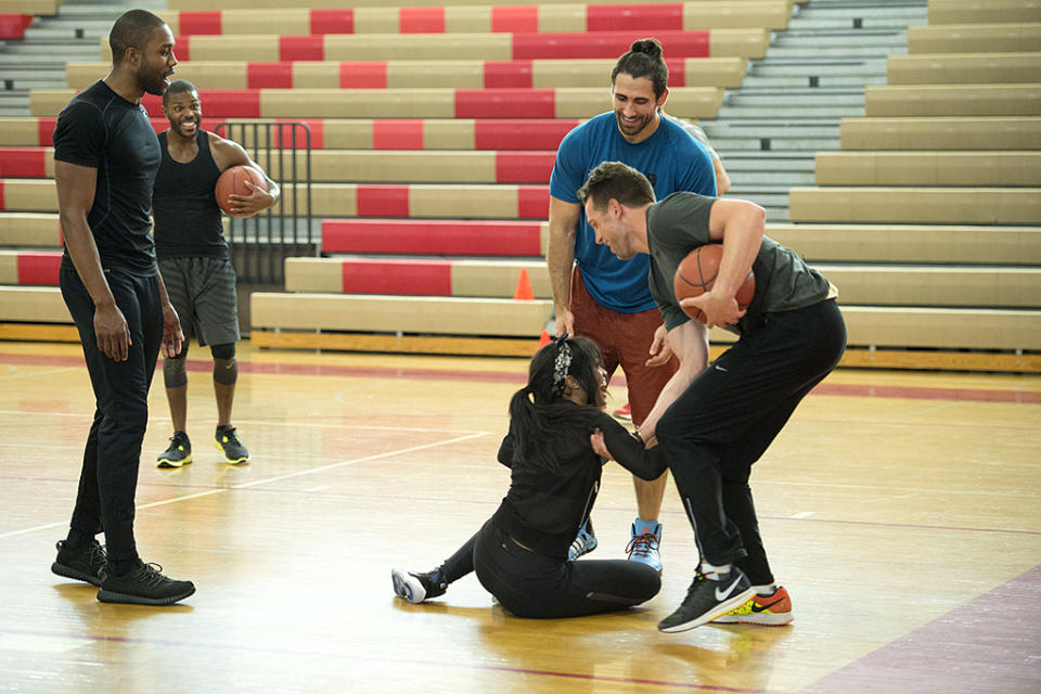 <p>Demario, Kenneth, Alex, Rachel Lindsay, and Adam in ABC’s <i>The Bachelorette</i> <br>(Photo: Michael Yada/ABC) </p>