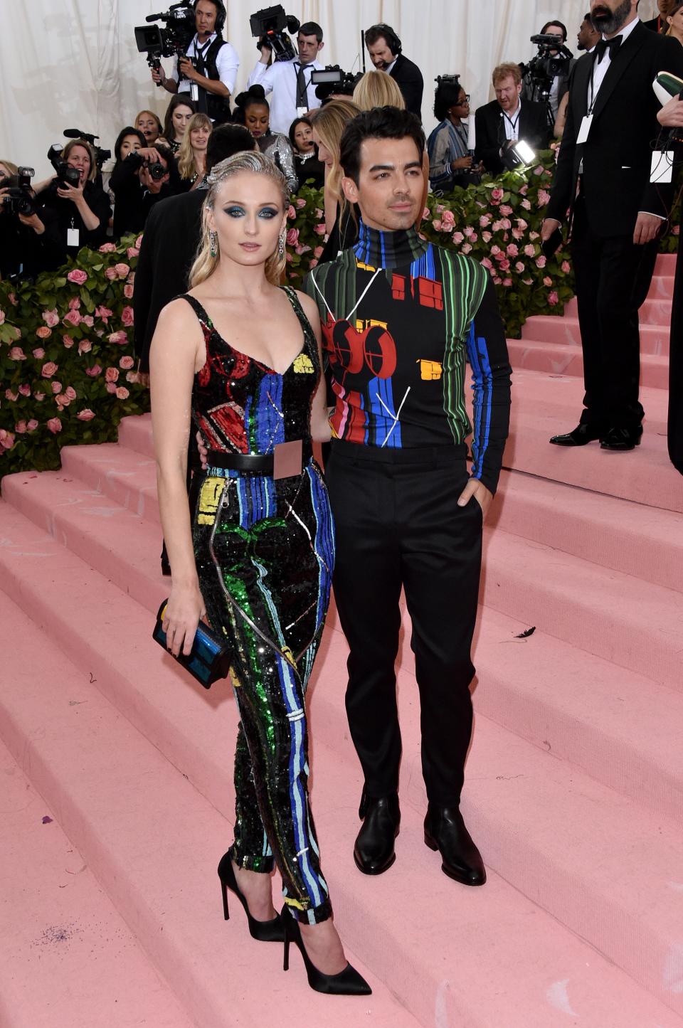 <h1 class="title">Sophie Turner in Louis Vuitton and Joe Jonas in Louis Vuitton wearing a Narcisa Pheres pinky ring</h1><cite class="credit">Photo: Getty Images</cite>