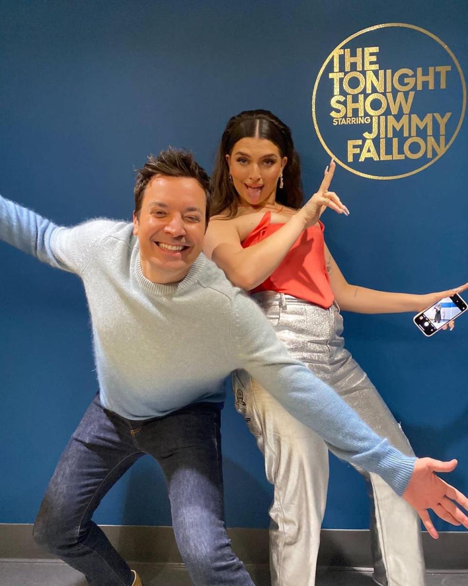 Mae Muller with Jimmy Fallon (Mae Muller/Instagram)