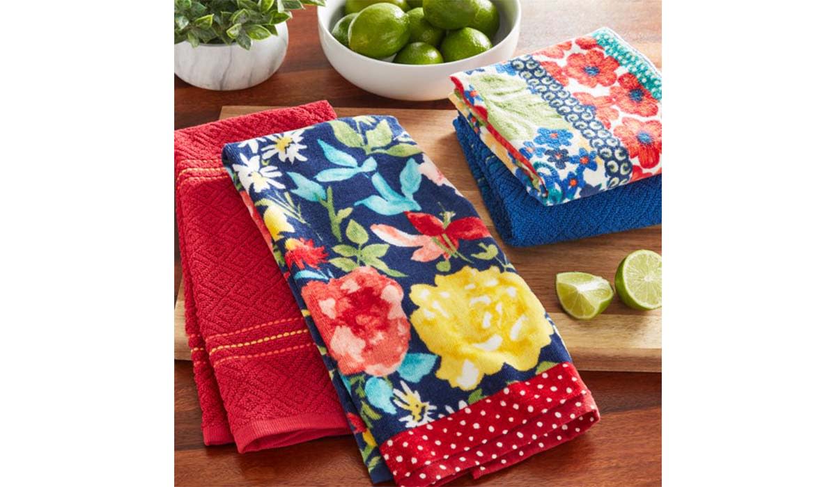 Fabric napkins on a table. (Photo: Walmart)