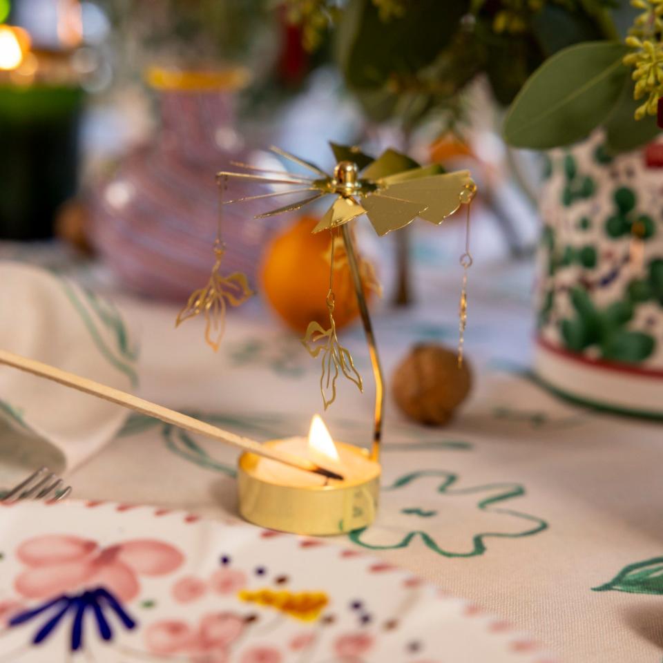 Gold candle carousels are a lovely addition to the table