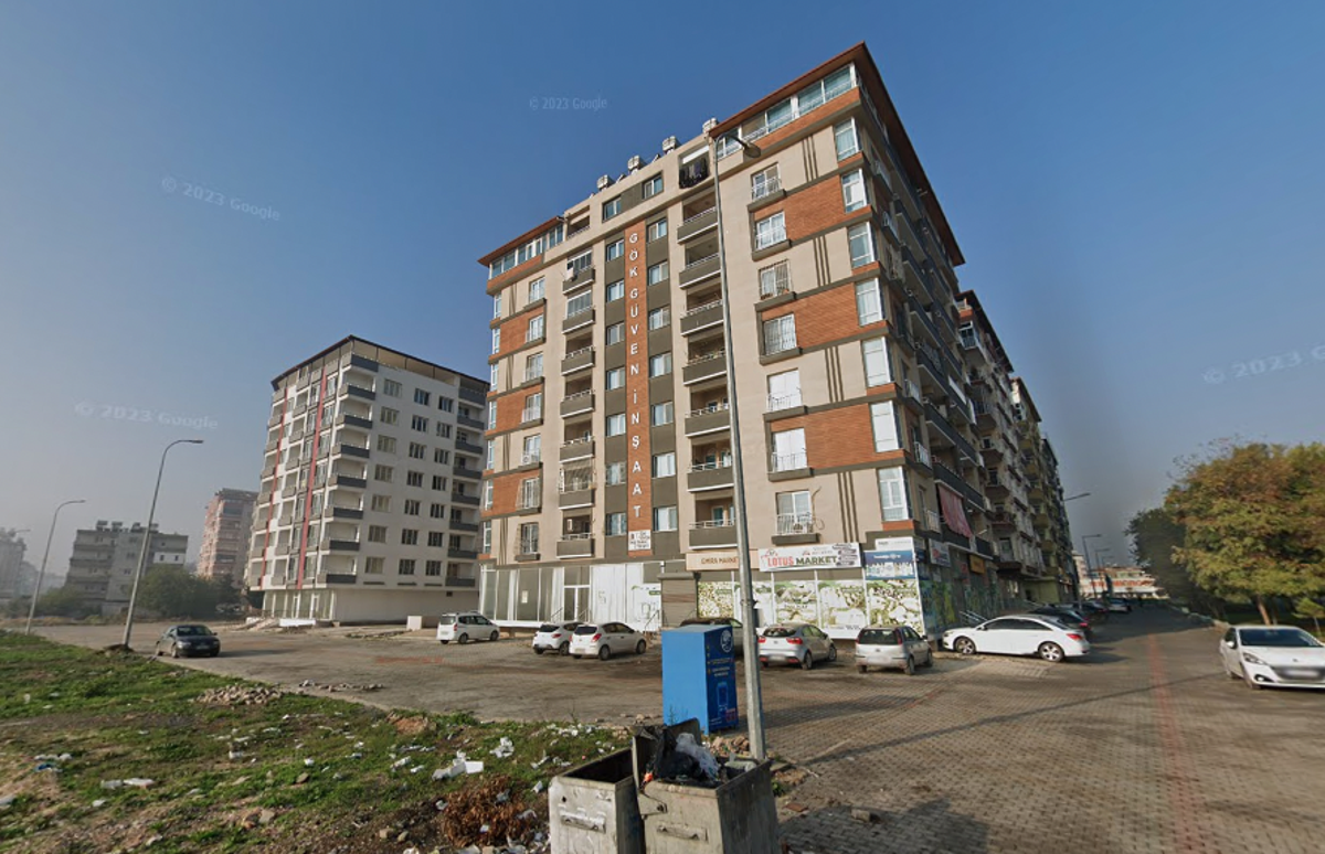 Before: An aerial view shows a building in Hatay, Turkey (Google)