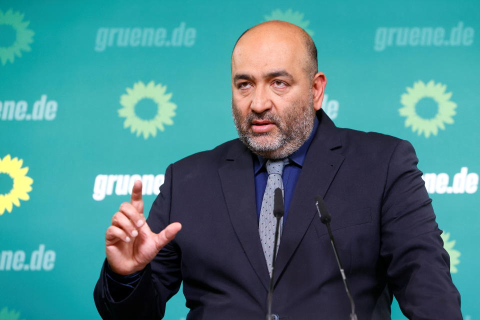 Auch Grünen-Chef Omid Nouripour kritisierte den Vorschlag Dobrindts (Bild: Reuters)