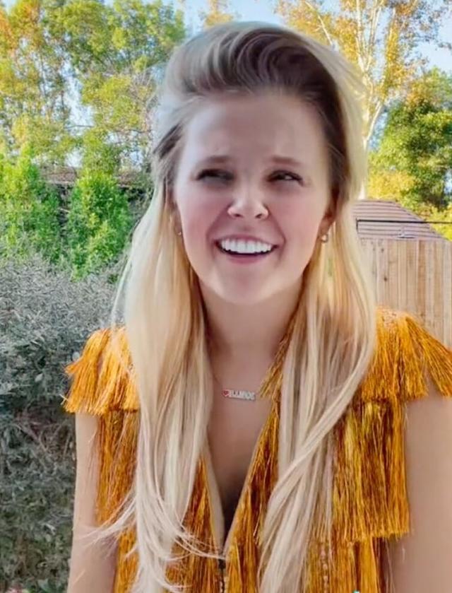 JoJo Siwa Trades Pixie Cut for a Long, Shaggy Mullet in Latest TikTok — and  Her Fans Have Thoughts