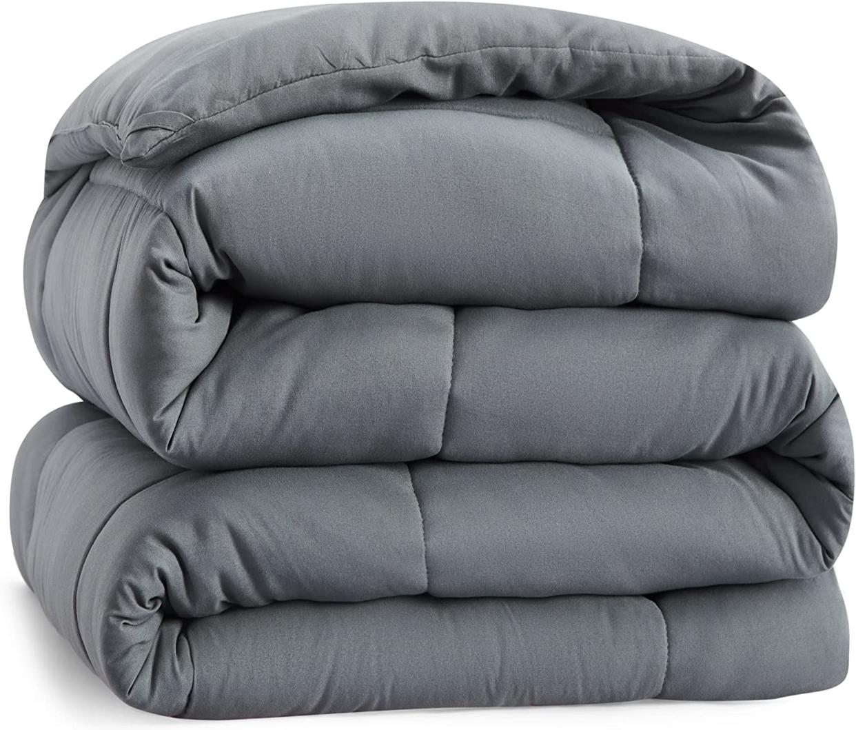 Bedsure Duvet Insert Queen Comforter (Photo: Amazon)