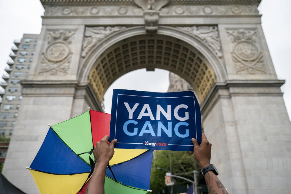 A supporter waits for Democratic presidential candidate Andrew Yang at a rally in Washington Square Park in New York City, May 14. (Photo: Drew Angerer/Getty Images)