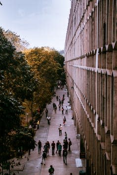 <span class="caption">Students bridging the divide.</span> <span class="attribution"><span class="source">Andrés Gerlotti/Unsplash.</span>, <a class="link " href="http://artlibre.org/licence/lal/en" rel="nofollow noopener" target="_blank" data-ylk="slk:FAL;elm:context_link;itc:0;sec:content-canvas">FAL</a></span>