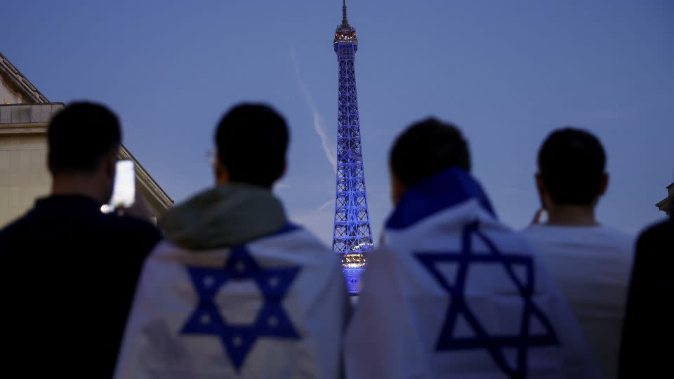 Israel supporters gather during a protest in Paris on October 9. - Benoit Tessier/Reuters