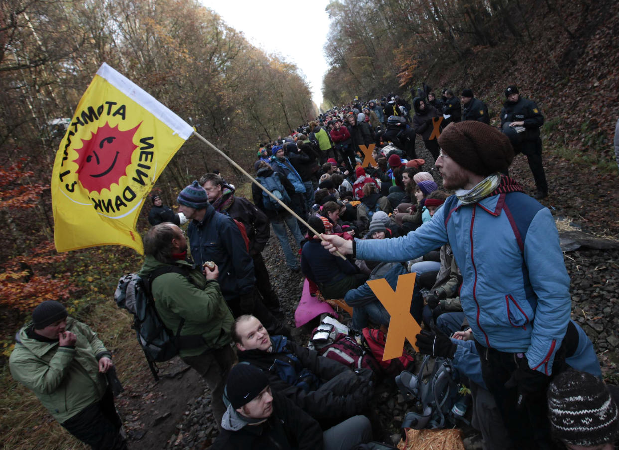 Auch die Proteste führten zu einem Aus der Atomkraftnutzung in Deutschland - hier ein Bild aus dem Jahr 2010 bei Lüneburg (Bild: REUTERS/Christian Charisius)