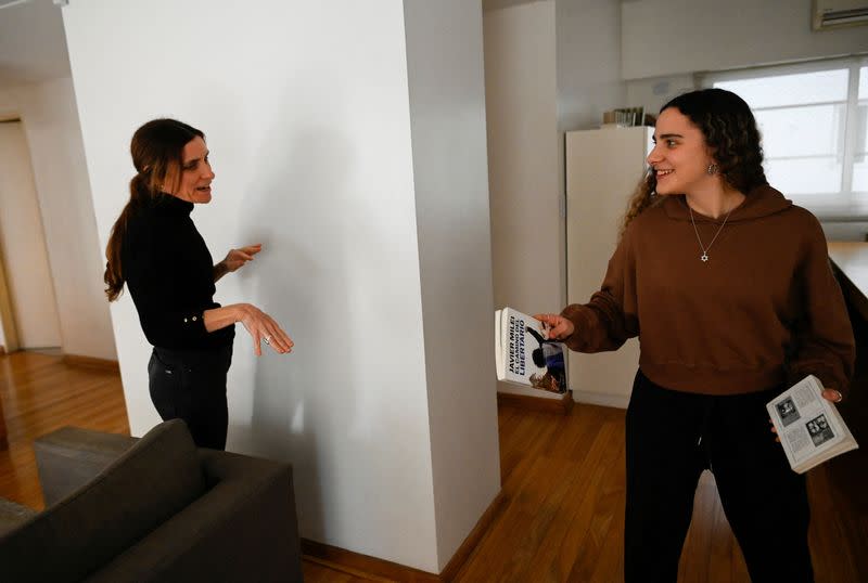 Jóvenes argentinos miran al abismo político en elecciones presidenciales