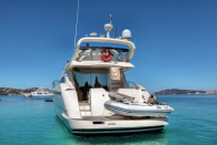 <p>The yacht also comes with a tender for guests who want to go on other adventures. <br> (Airbnb) </p>