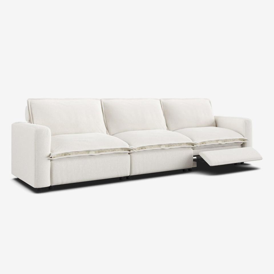 <p><a href="https://go.redirectingat.com?id=74968X1596630&url=https%3A%2F%2Fstayhomebody.com%2Fproducts%2F3-seat-sectional-with-1-recliner-white-linen&sref=https%3A%2F%2Fwww.housebeautiful.com%2Fshopping%2Ffurniture%2Fg45877655%2Fbest-reclining-sectionals%2F" rel="nofollow noopener" target="_blank" data-ylk="slk:Shop Now;elm:context_link;itc:0;sec:content-canvas" class="link ">Shop Now</a></p><p>Coconut 3-Seat Sectional</p><p>stayhomebody.com</p><p>$5940.00</p>