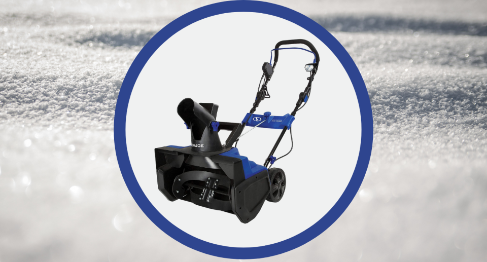 Amazon Canada's bestselling snow thrower is on sale for less than $200. 