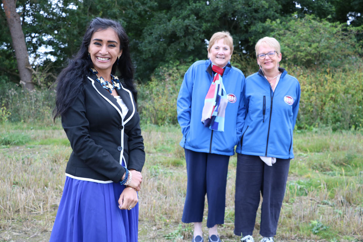 Roo Irvine (left) is one of three new Bargain Hunt presenters. (BBC)