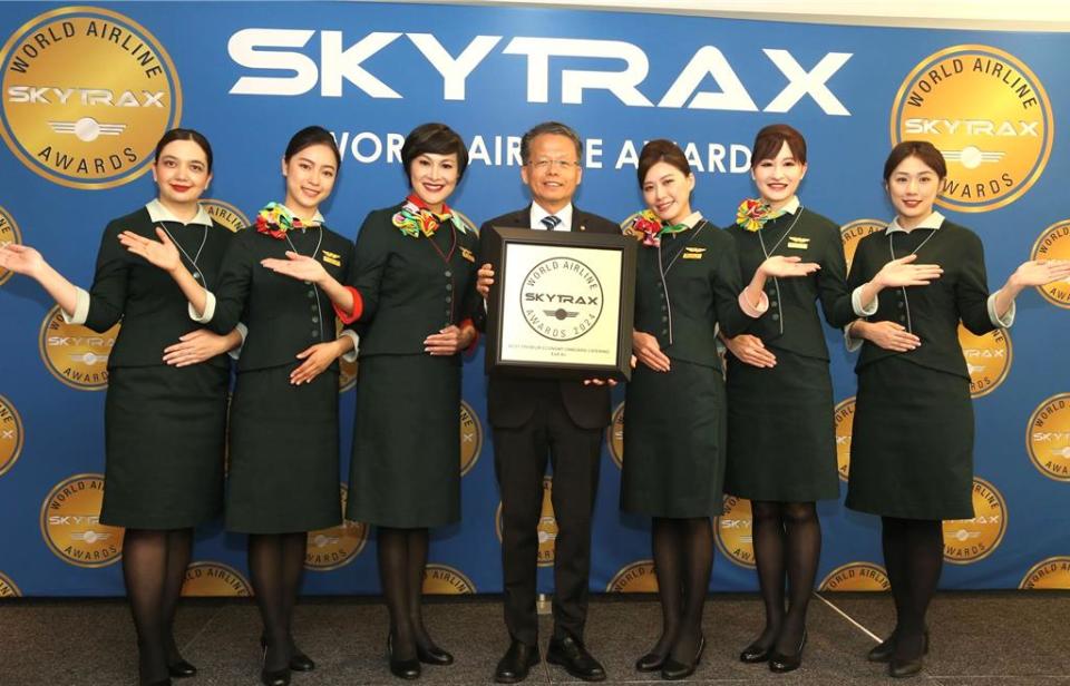 長榮航空榮獲航空界奧斯卡SKYTRAX肯定 躍升全球十大最佳航空公司第8名。（長榮提供）