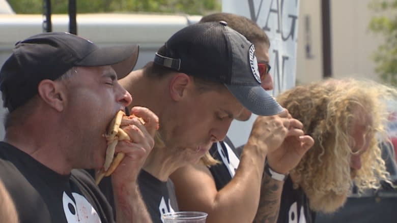 Pizza-eating champ downs 19 pizzas in 10 minutes