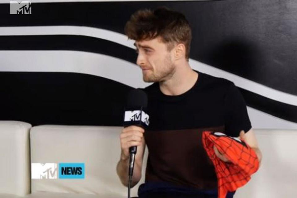 Spider Man: Daniel Radcliffe walked the floor in a mask (MTV)