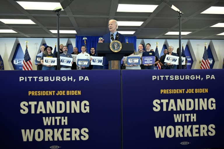 Im Zollstreit zwischen den USA und China hat Peking US-Präsident Joe Biden nach dessen Vorwurf der Fremdenfeindlichkeit scharf kritisiert. "Ich würde ihn gern fragen, ob er von China oder den USA spricht", sagte ein Sprecher des Außenamts. (ANDREW CABALLERO-REYNOLDS)