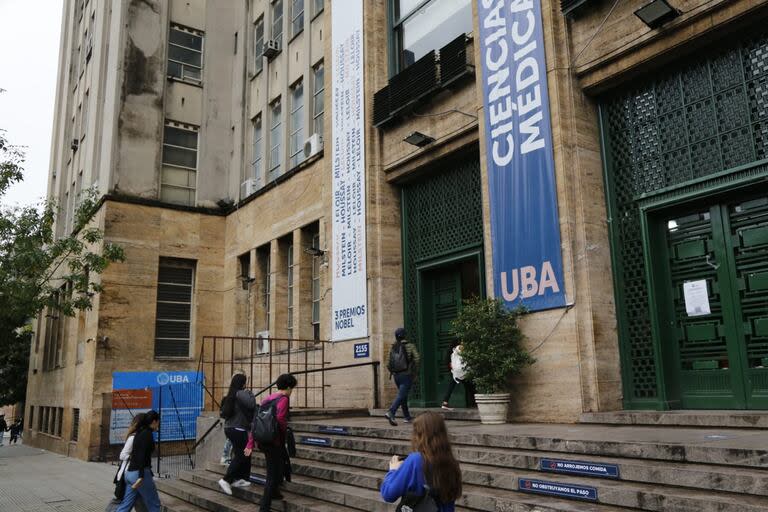 La entrada de la Facultad de Medicina de la UBA, esta mañana