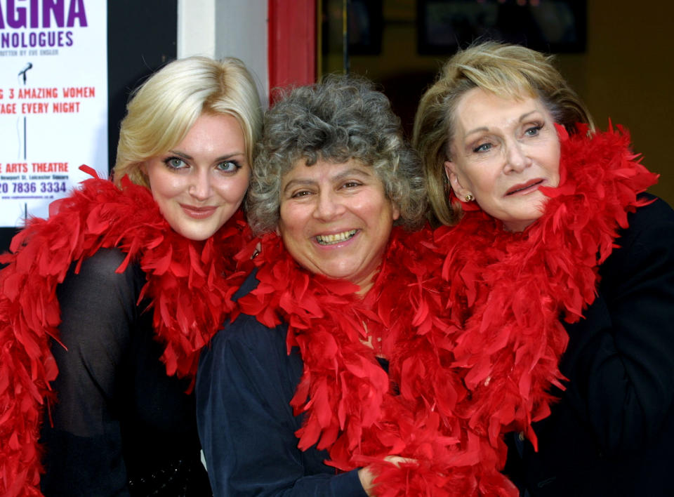 396124 03: (L-R) Model Sophie Dahl, Miriam Margolyes and Sian Phillips join the cast of the West End show ''The Vagina Monologues'' October 18, 2001 in London. (Photo by Anthony Harvey/Getty Images)