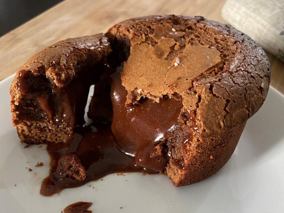 Ree Drummond's chocolate lava cake