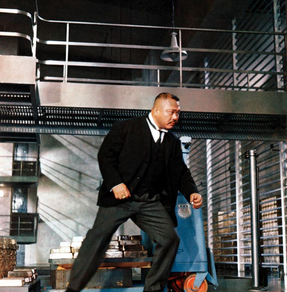 editorial use only no book cover usage mandatory credit photo by danjaqeonuakobalshutterstock 5886267u harold sakata goldfinger 1964 director guy hamilton danjaqeonua britain scene still james bond actionadventure