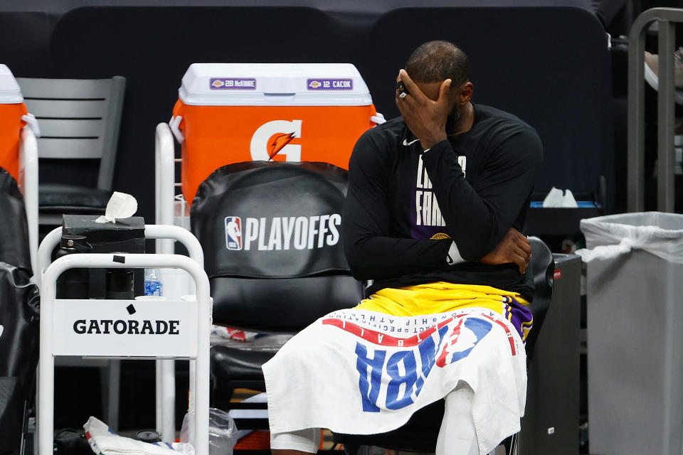 LeBron James needs to carry the Lakers to two straight wins to avoid a first-round loss.  (Photo by Christian Petersen/Getty Images)
