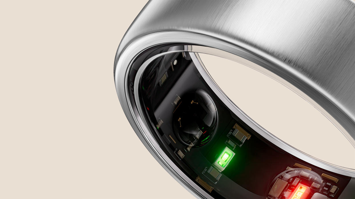  Oura Ring Gen 3 on colourful background. 