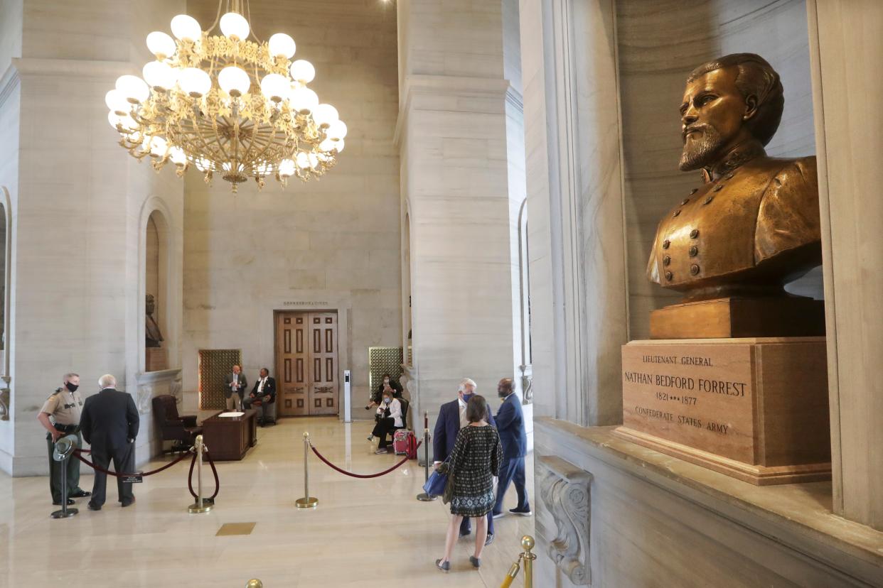 Confederate Bust-Tennessee (Copyright 2020 The Associated Press. All rights reserved)