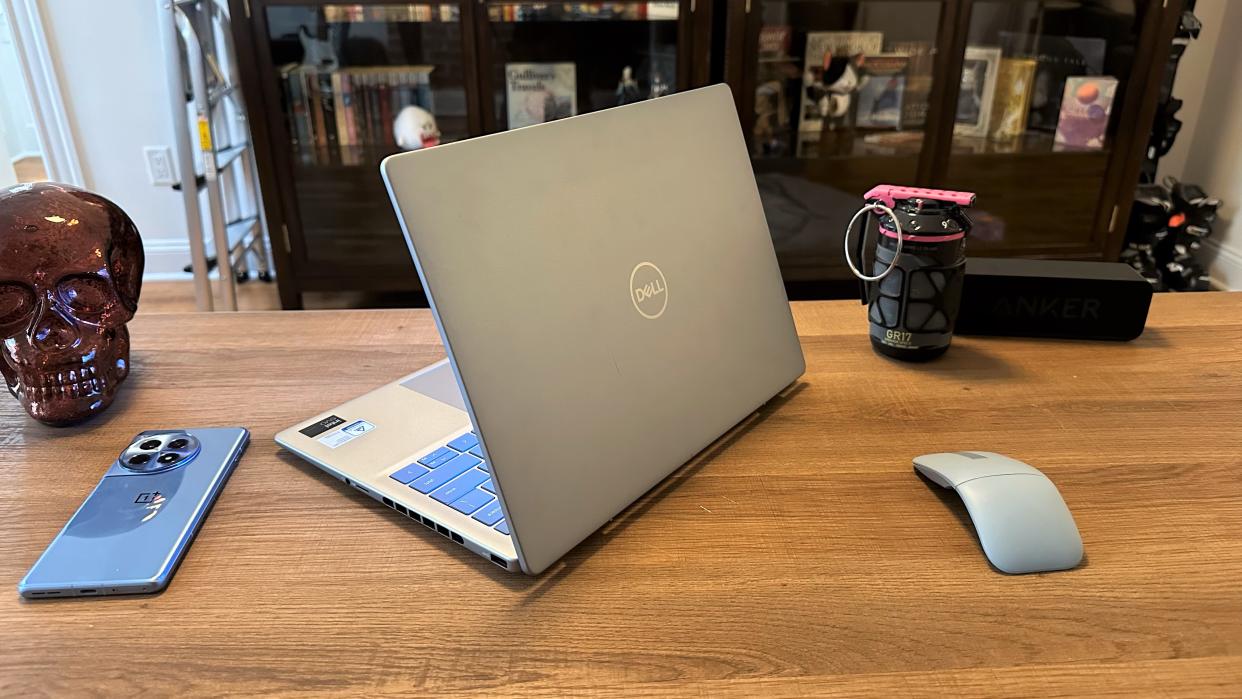  Dell Inspiron 14 Plus (7440). 