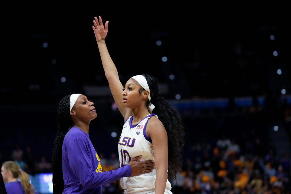 Lsu South Carolina Last Two Undefeated Teams Left In Womens College Basketball 