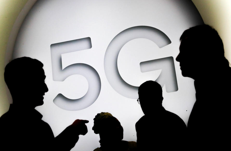 The FCC really, really wants to grease the wheels for 5G, and its latest