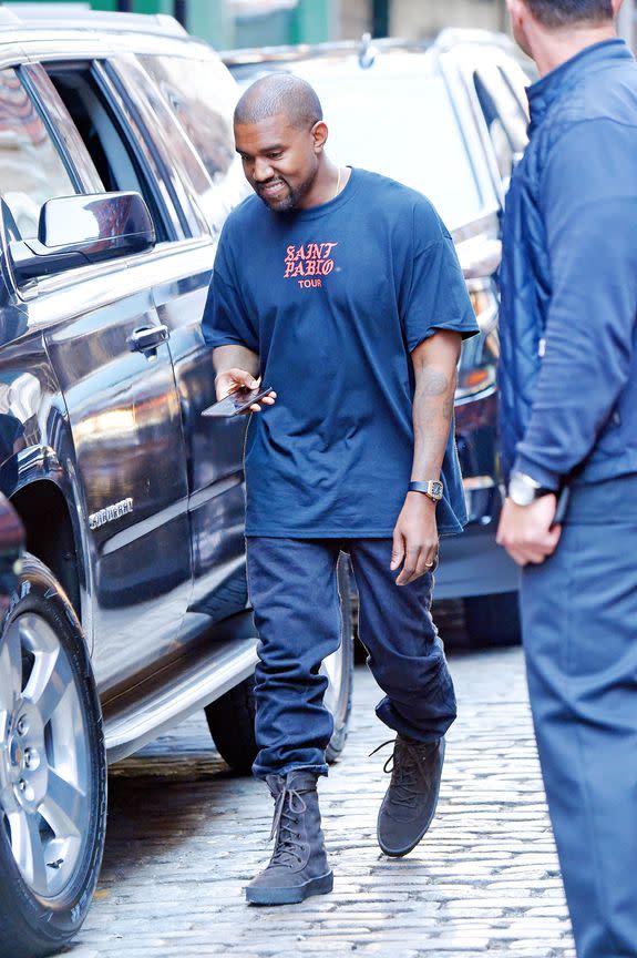 NEW YORK, NY - SEPTEMBER 08: Kanye West seen out in Soho on September 08, 2016 in New York, NY. (Photo by Josiah Kamau/BuzzFoto via Getty Images)