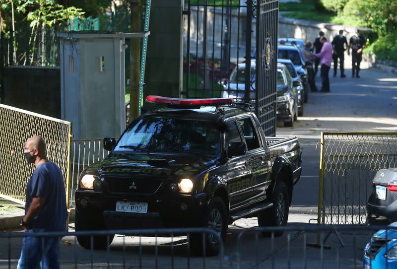 Brazilian federal police search Rio de Janeiro governor's residences in corruption probe