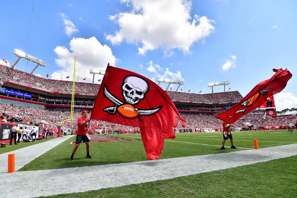 Can the Bucs stay perfect against the 2-0 Eagles? (Julio Aguilar/Getty Images)