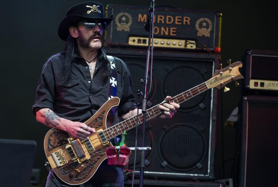 Im Dezember 2015 starb Lemmy Kilmister im Alter von 70 Jahren. Ewig in Erinnerung wird der Motörhead-Frontmann aber nicht nur wegen seiner Musik bleiben - auch sein Bart ist legendär. (Bild: Getty Images/Ian Gavan)