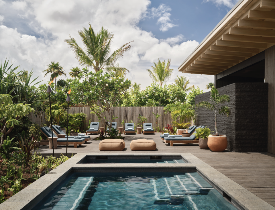 Mens Locker Area - Asaya Spa - Kona Village - A Rosewood Resort - Hawaii Island - Plunge Pools
