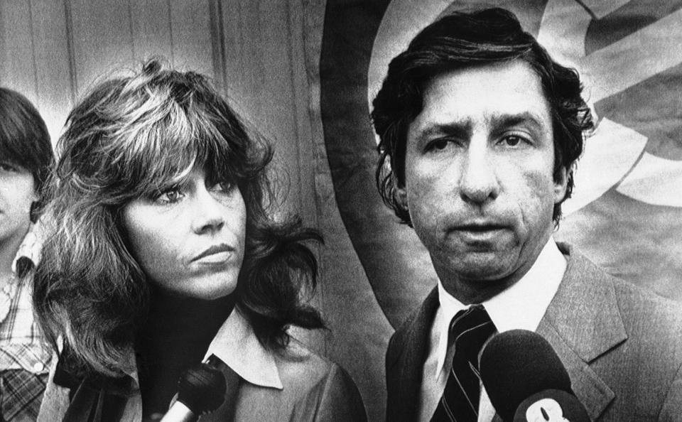 Tom Hayden, 1960s antiwar activist, dies at 76